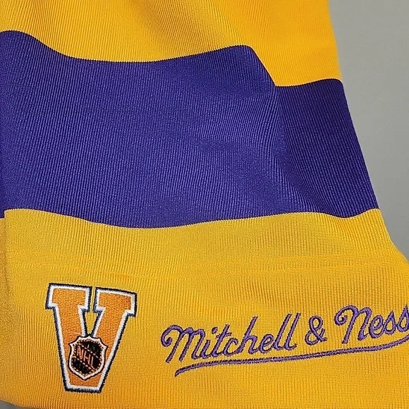 LA Kings hockey jersey - Picture 4 of 5